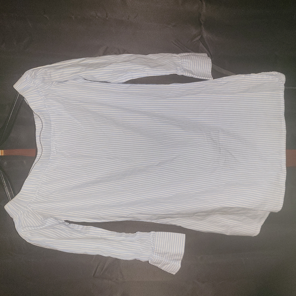 Small Gap off th3 shoulders blouse 👚